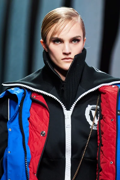 Look 70